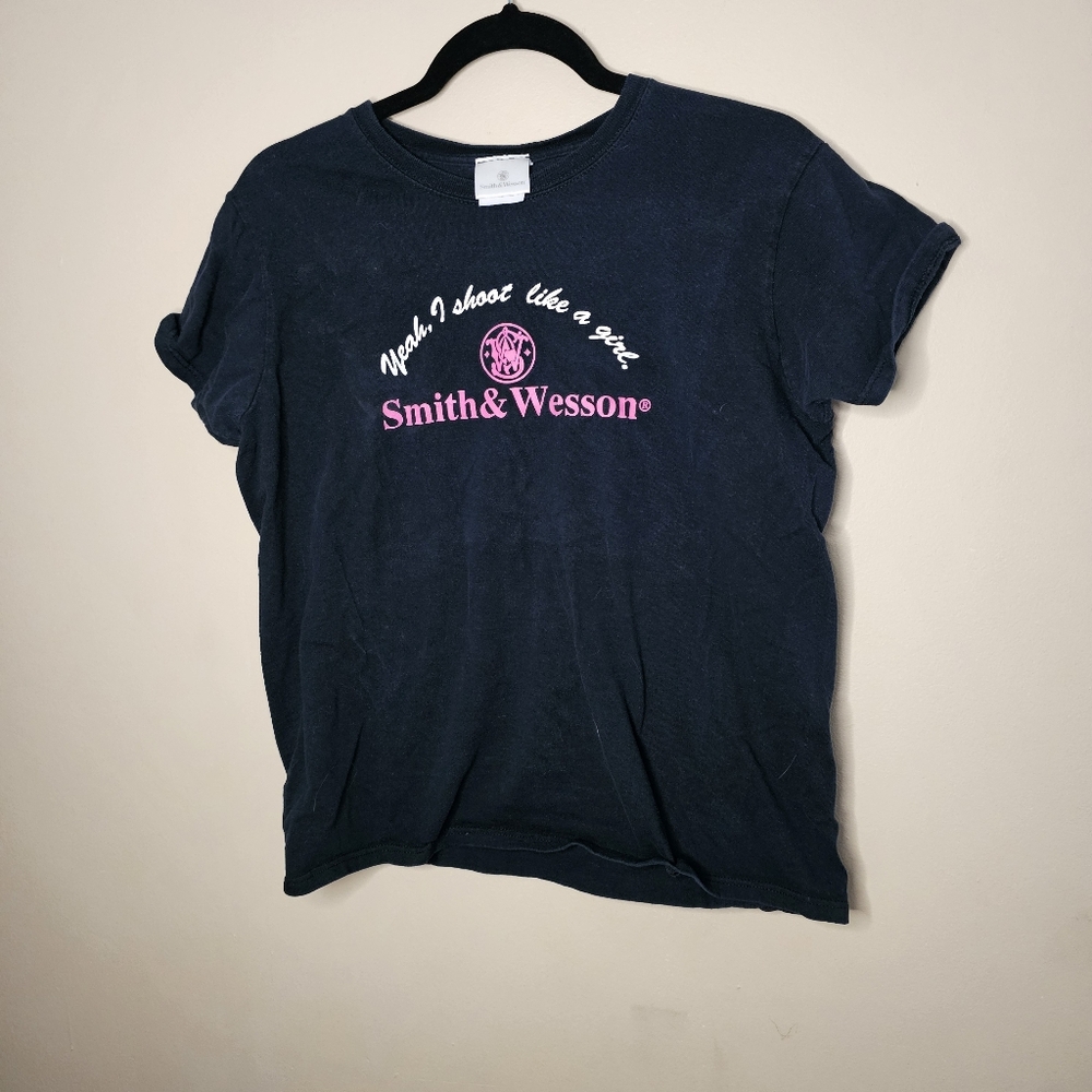Smith And Wesson Yeah I Shoot Like A Girl Medium Ladies Fit Tee